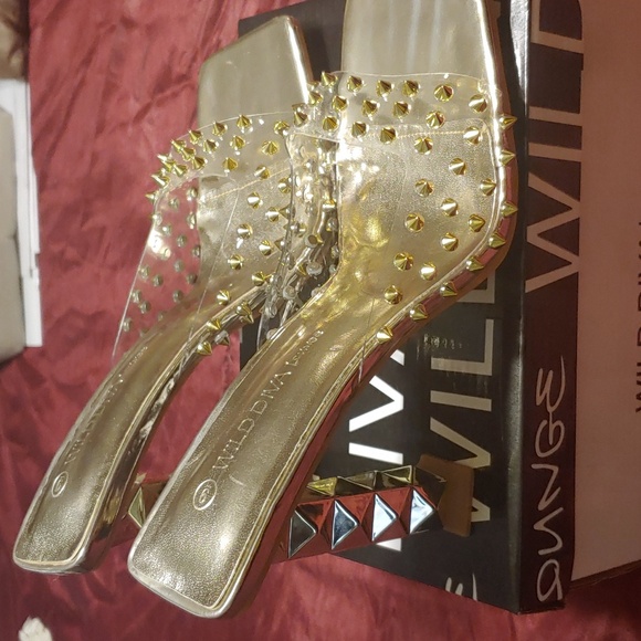 Wild Diva lounge high heels shoes - Picture 3 of 10